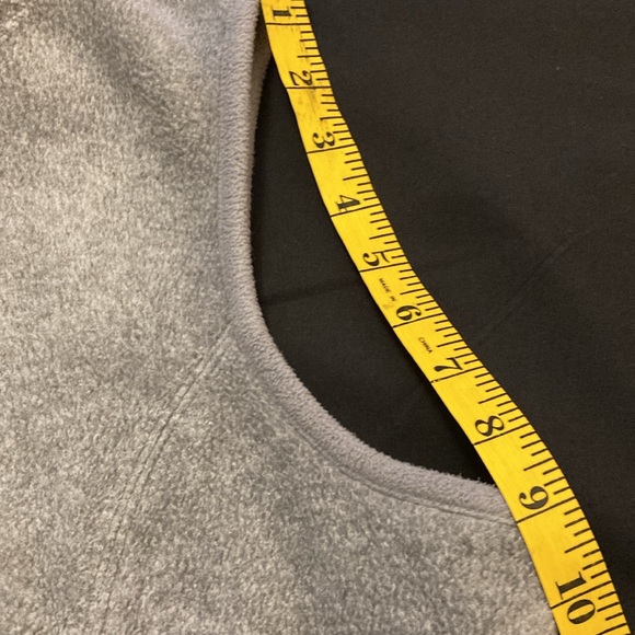 🔥Host Pick Karen Scott Petite Large, Heather Grey Vest, Zippered Pockets. - Picture 11 of 14